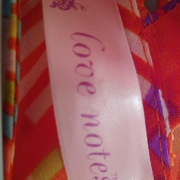 Cute juinors top with shapes - Picture 7 of 8